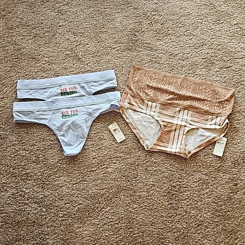 Aerie Holiday Underwear Bundle Size Small